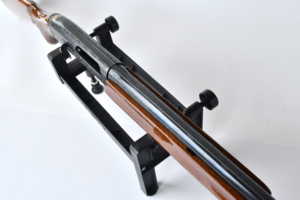 散弾銃レミントン M1100の上部